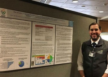 Dr. Jacob Luty receiving award 