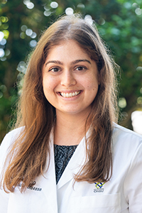 Abby Sapru head shot