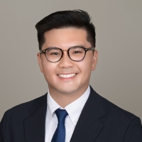 Headshot photo of Dr. Tommy Bui
