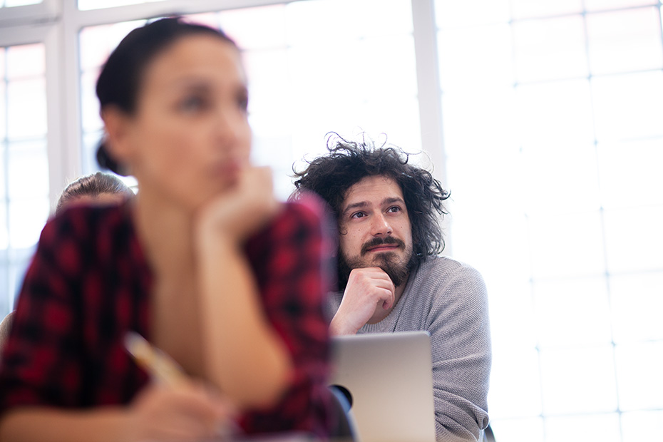  Students engage in a small class discussion at OHSU.